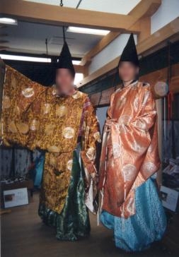 ��߂𒅂鎄�Ǝ���